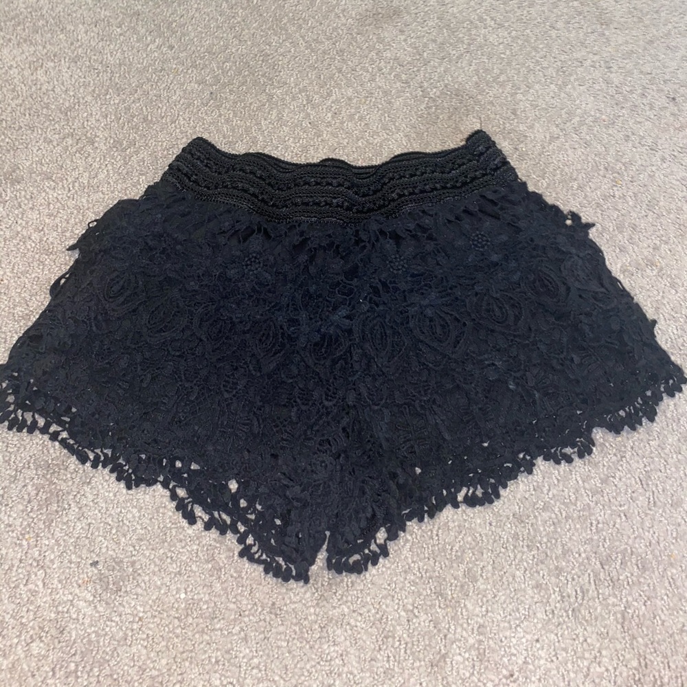 Black detailed shorts